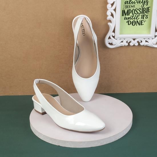 womens white dress shoes Women's Step Stunner White And Black Kitten Heel | Size: 8
