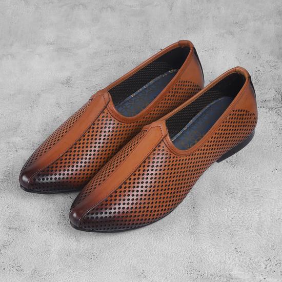 Men Tan Ethnic Jutis
