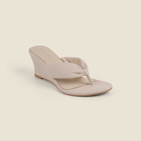 Women Off-white Casual Slip Ons