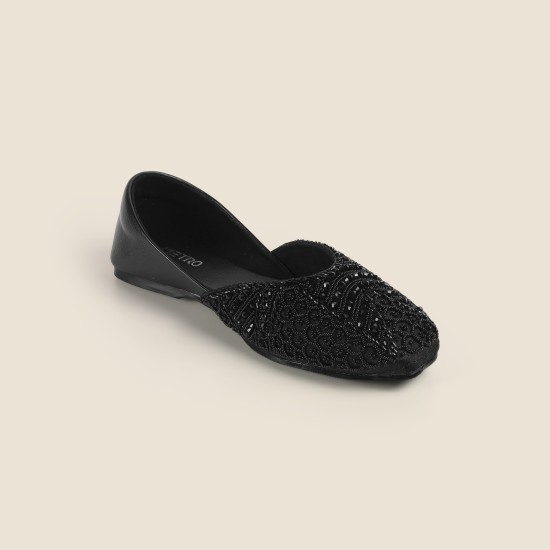 Women Black Ethnic Jutis