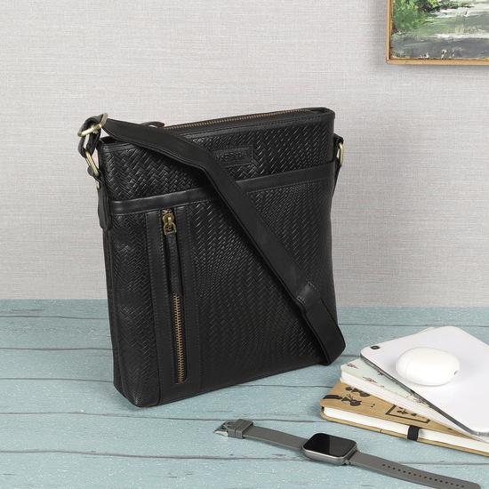 Unisex Black Sling Bag